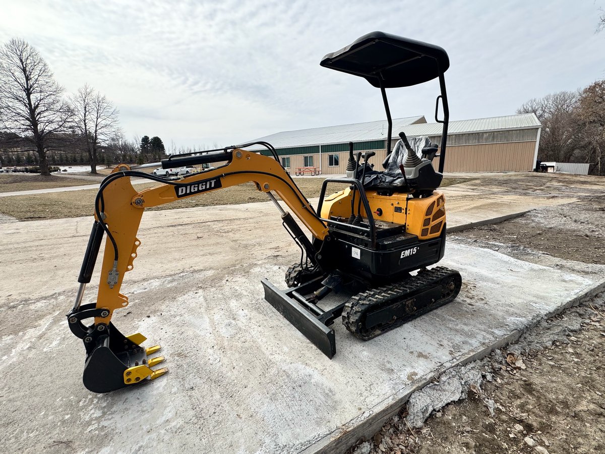 2023 DIGGIT EM15 MINI EXCAVATOR