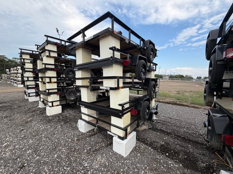 Qty of (5) 2027 Carry-On Trailers Z5X8GW2K — photo 1