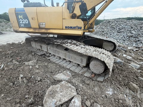 2006 Komatsu PC220LC-8 Hydraulic Excavator — photo 28