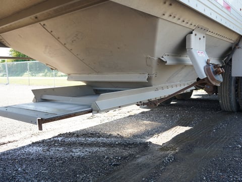 2022 Timpte 48ft x 96in Grain Hopper Trailer — photo 9