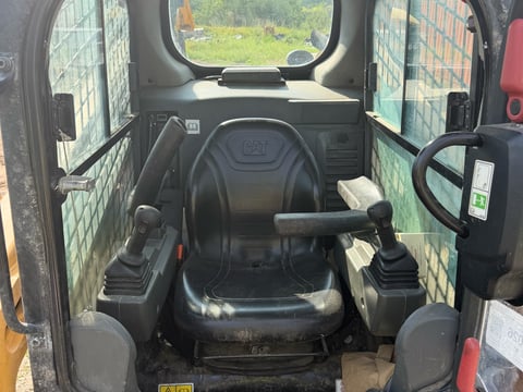  Inoperable Needs New Engine - 2021 Caterpillar 226D3 Skid Steer  — photo 22