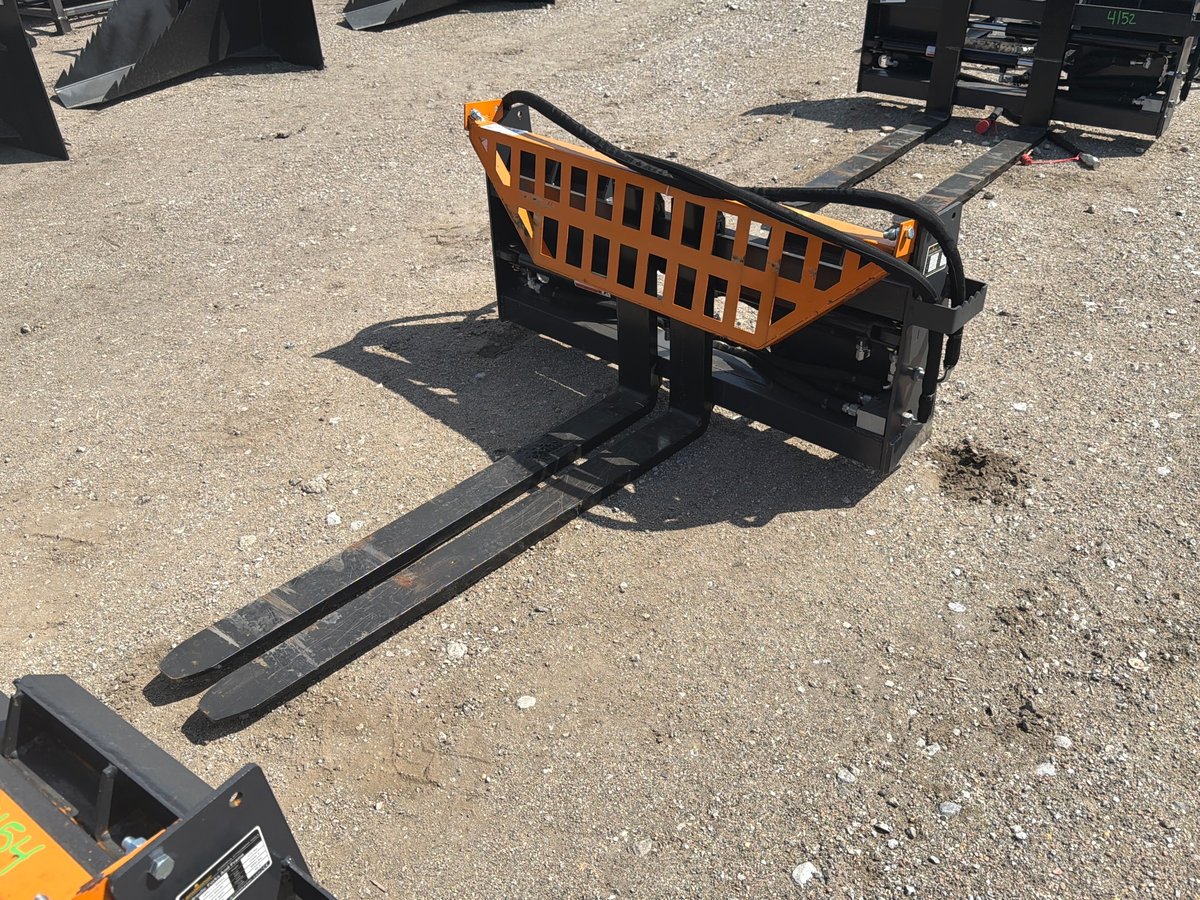 2025 LandHonor HPF-11-3000G Hydraulic Pallet Forks and Frame (Unused)
