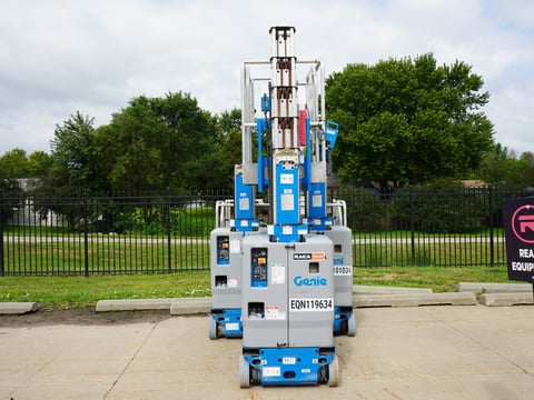 Inoperable 2020 Genie GR-20 Vertical Mast Lift — photo 2