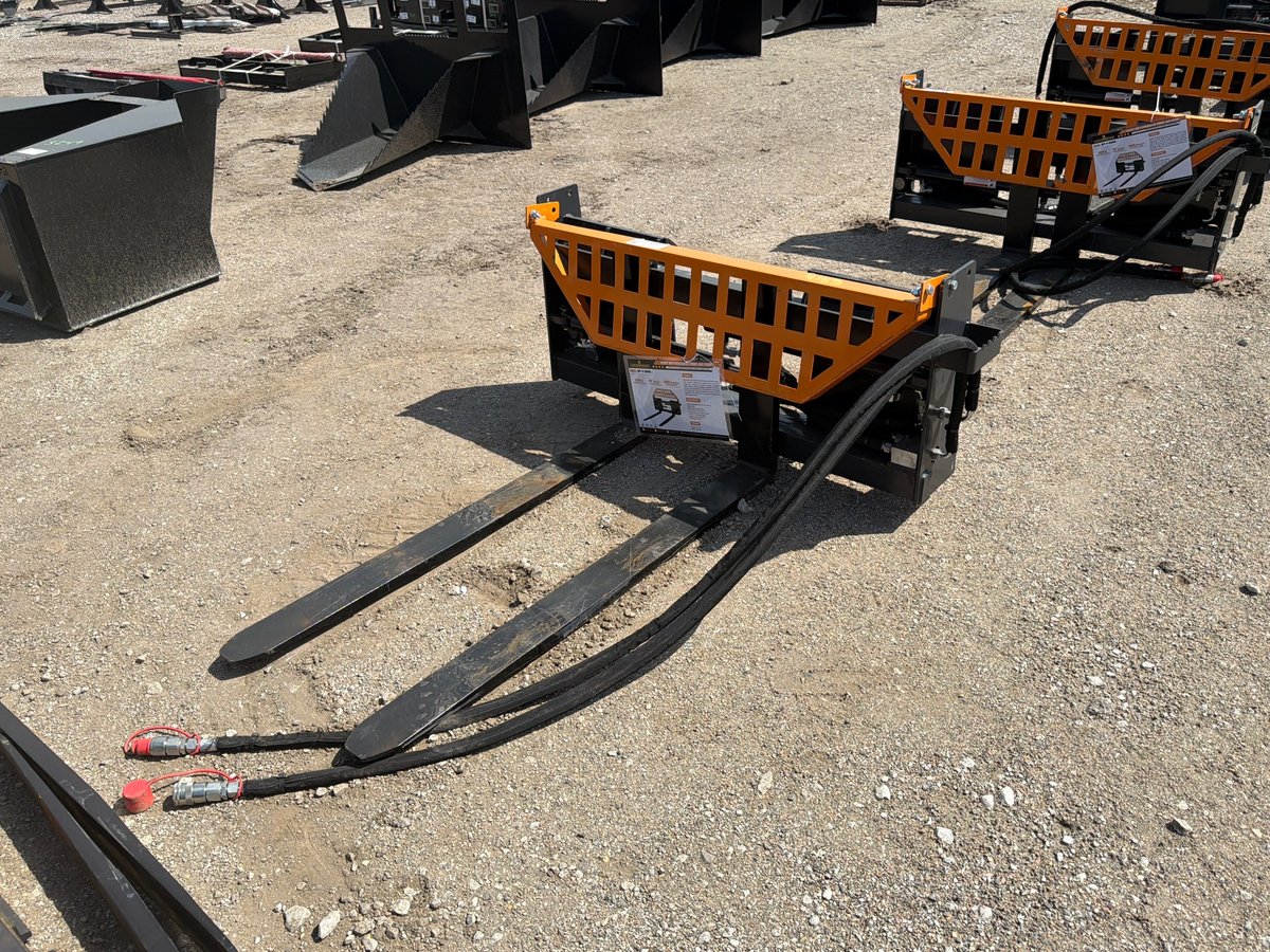 2025 LandHonor HPF-11-3000G Hydraulic Pallet Forks and Frame (Unused)
