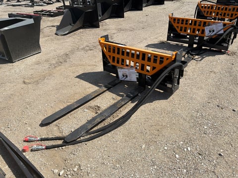 2025 LandHonor HPF-11-3000G Hydraulic Pallet Forks and Frame (Unused) — photo 1