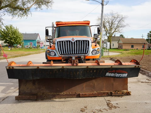2017 International 7600 Sfa 6X4 Hooklift Plow & Spreader Truck — photo 2