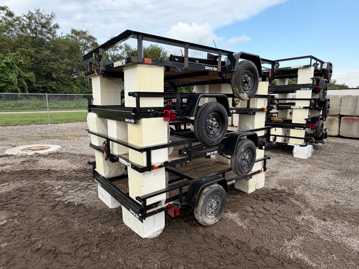 Qty of (4) 2027 Carry-On Trailers Z5X8GW2K