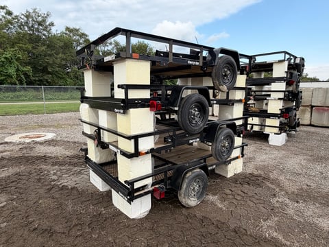 Qty of (4) 2027 Carry-On Trailers Z5X8GW2K — photo 1