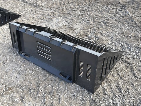 2026 Giyi Gy-RB66 66in Skid Steer Rock Bucket (Unused) — photo 3