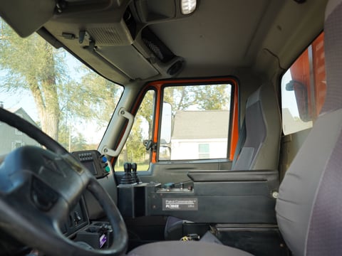 2017 International 7600 Sfa 6X4 Hooklift Plow & Spreader Truck — photo 20
