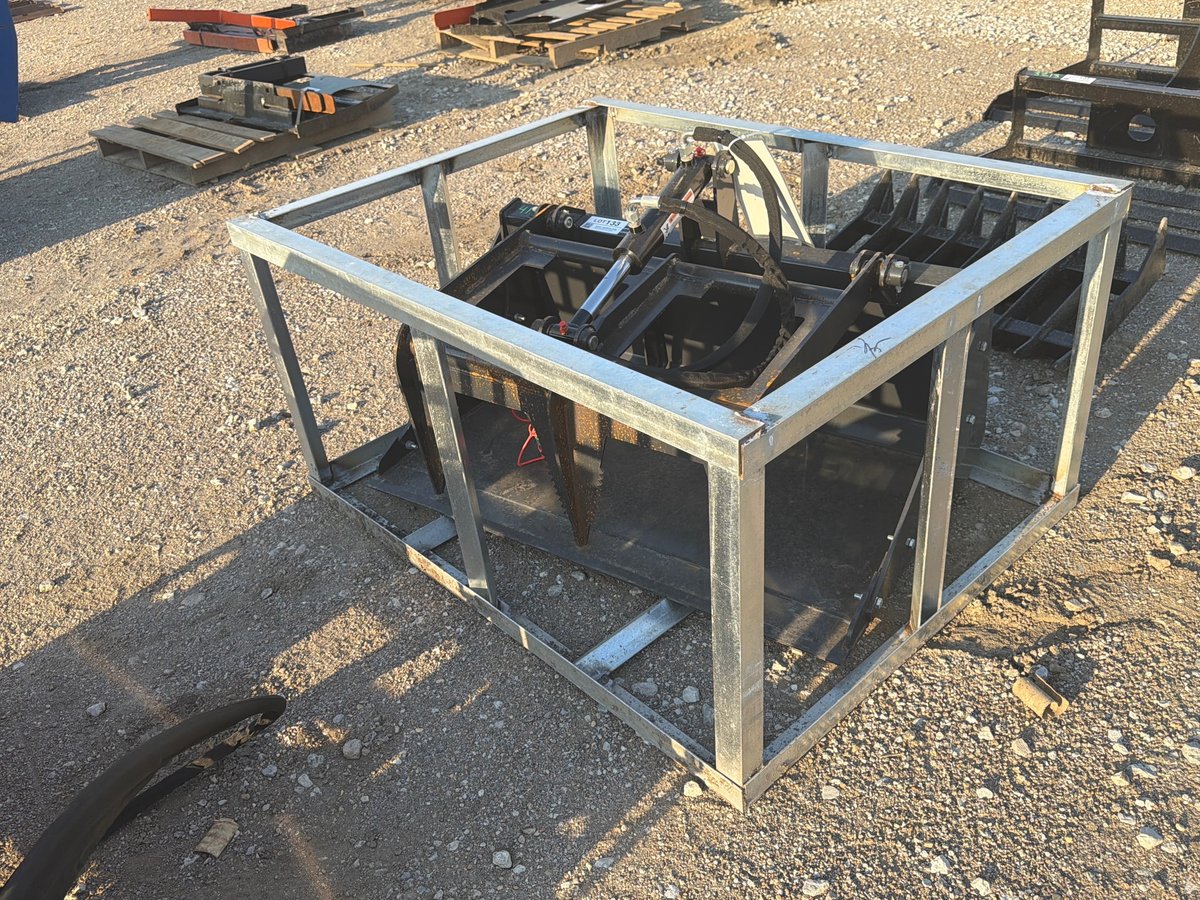 LandHonor MGB-72-44W 44in Mini Skid Steer Grapple Bucket