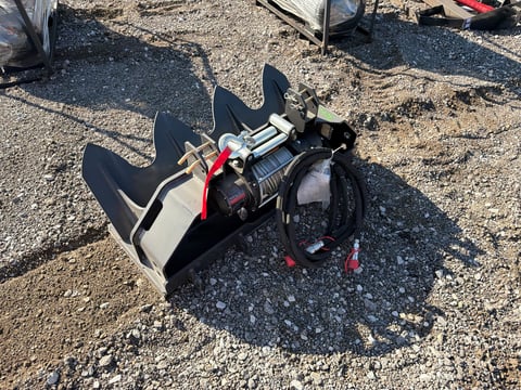 2026 LandHonor 15,000 LB Skid Steer Hydraulic Winch with Spike Anchor (Unused) — photo 2
