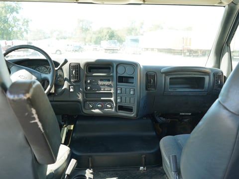 2007 Chevrolet C4500 Crew Cab Service Body Truck — photo 17