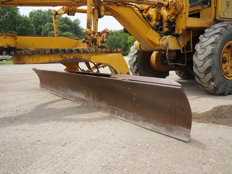 Allis Chalmers M100 Motor Grader — photo 8