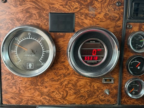 2001 Kenworth T800 T/A Sleeper Truck  — photo 6