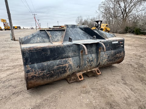 127" Wheel Loader Bucket — photo 7