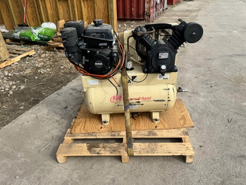 Ingersoll Rand 2475 Air Compressor — photo 2