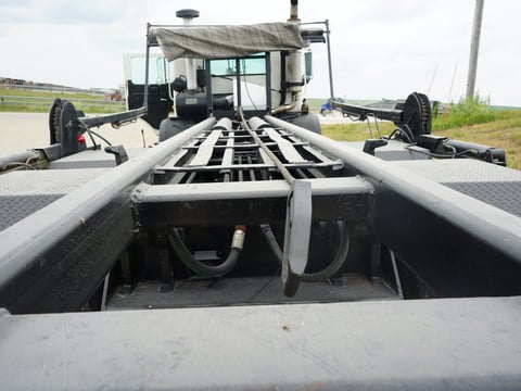 2005 Mack MR688S T/A Hooklift Truck w/ Galbreath U5-Or-174 Roll-Off Hoist — photo 8