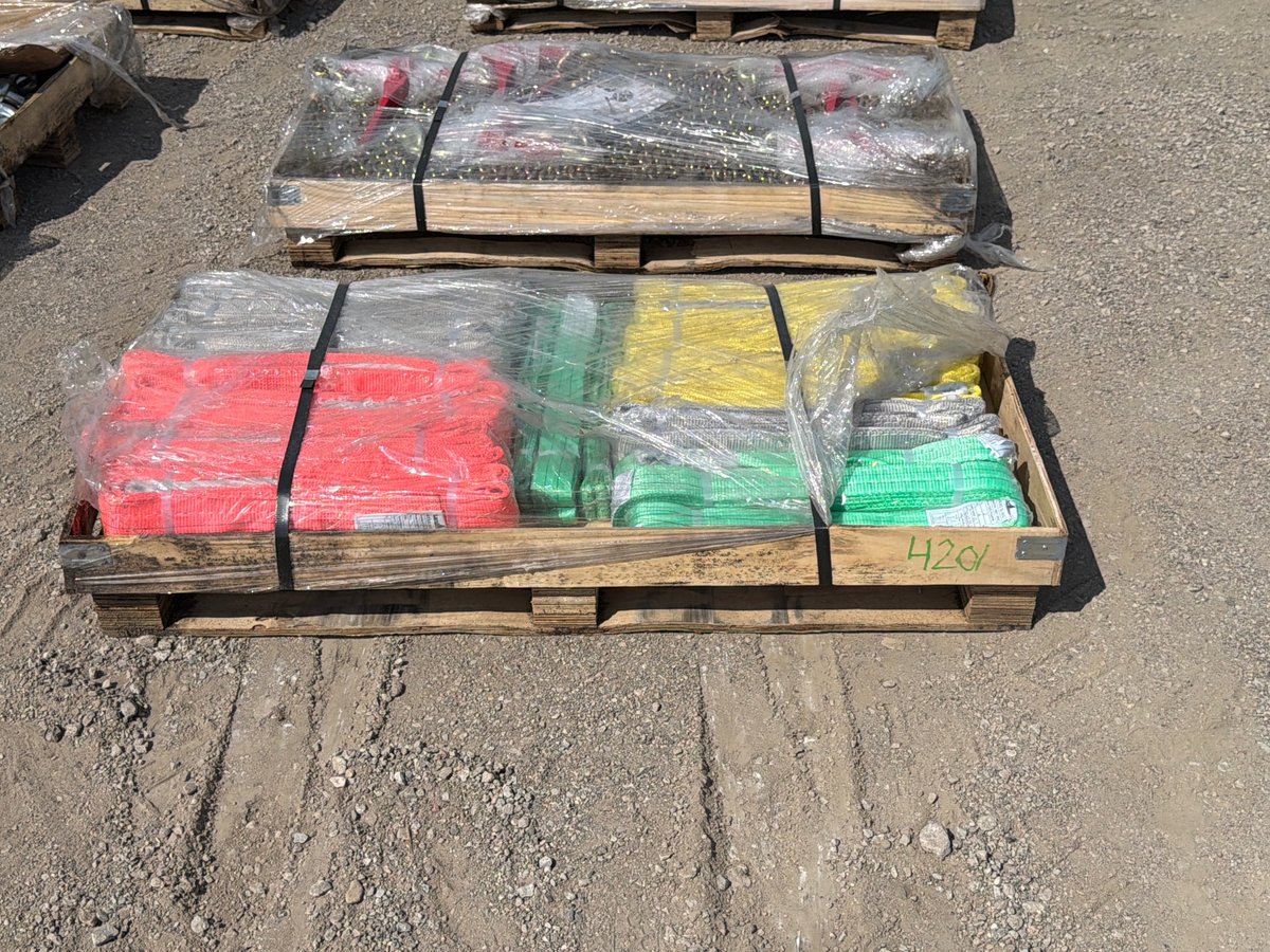 LandHonor Pallet of (22) Webbing Slings
