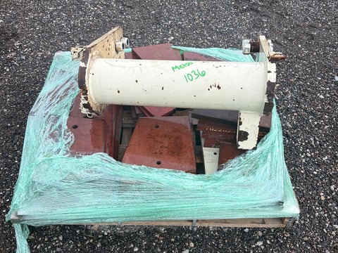 Lot of Metso Wear Plates and Spare Parts — photo 1