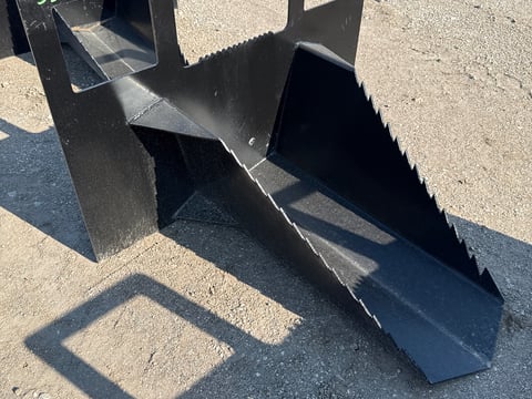 Kit Containers Skid Steer Tree Spade Attachment — photo 1