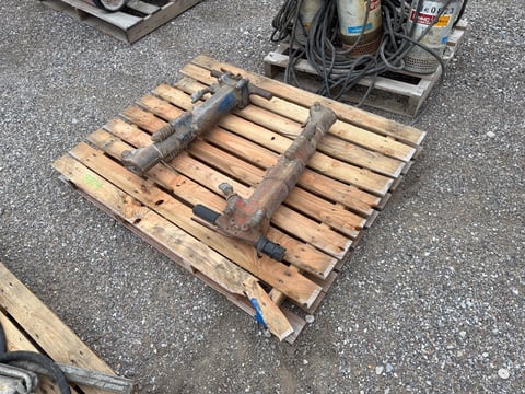 Qty of (2) Pneumatic Paving Breakers — photo 1