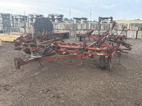 International Harvester 45 Vibra Shank Field Cultivator — photo 1