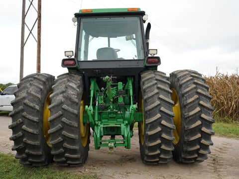 1992 John Deere 4960 Tractor  — photo 6