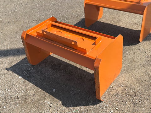 Kit Containers 36" Mini Skid Steer Snow Pusher — photo 1