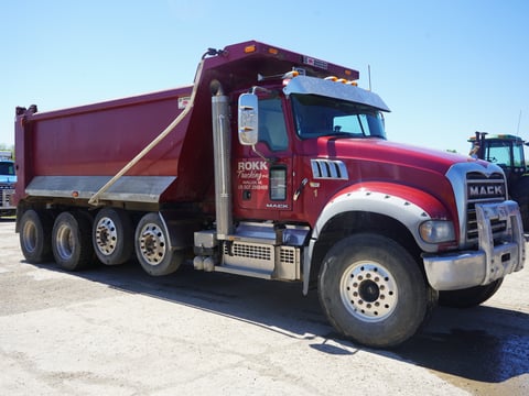 2018 Mack Granite GU713 Quad/A Dump Truck — photo 3
