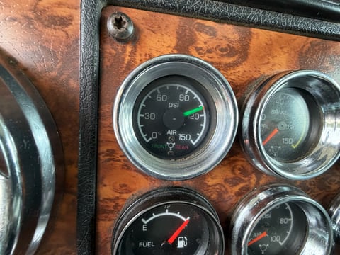 2001 Kenworth T800 T/A Sleeper Truck  — photo 7
