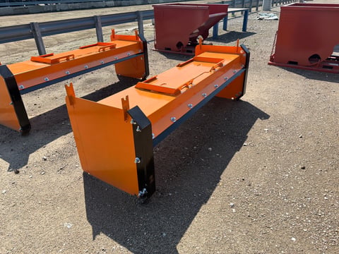 Kit Containers 8' Skid Steer Pusher with Replaceable Shoes and Blade — photo 2