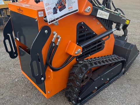 2025 LandHonor LHR-HT380Q1 Mini Skid Steer Loader (Unused) — photo 3