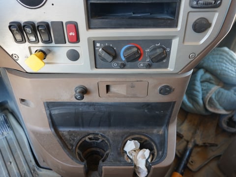 2018 Mack Granite GU713 Quad/A Dump Truck — photo 16