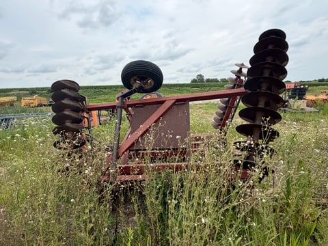 IH 490 Disk Harrow — photo 6