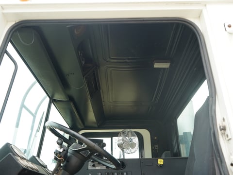 2005 Mack MR688S T/A Hooklift Truck w/ Galbreath U5-Or-174 Roll-Off Hoist — photo 14
