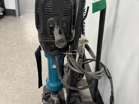Makita HM1812 Breaker Hammer — photo 2