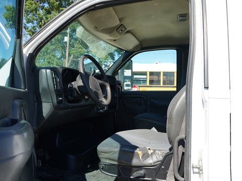 2007 Chevrolet C4500 Crew Cab Service Body Truck — photo 11