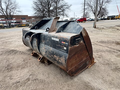 127" Wheel Loader Bucket — photo 5
