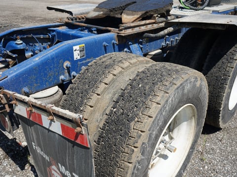 2015 Peterbilt 365 T/A Daycab Truck Tractor — photo 16