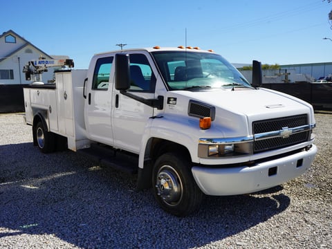 2007 Chevrolet C4500 Crew Cab Service Body Truck — photo 4