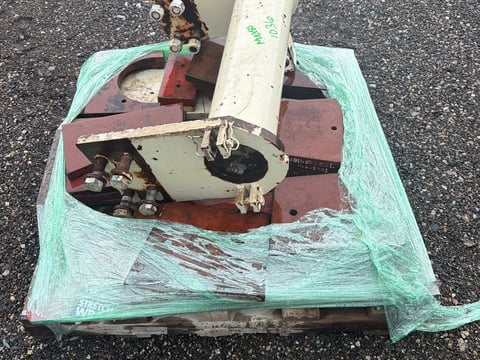 Lot of Metso Wear Plates and Spare Parts — photo 2