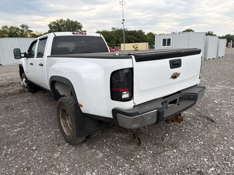 2011 Chevrolet Silverado 3500HD 4X4 Diesel Truck — photo 4