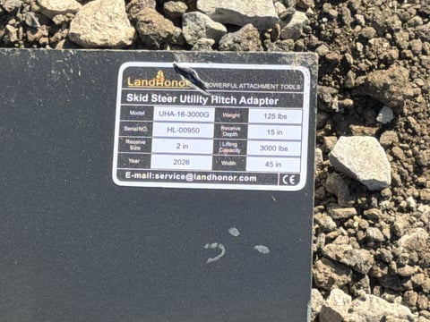 2026 LandHonor Uha-16-3000G Skid Steer 2in Receiver Hitch Adapter, 3,000 LB (Unused) — photo 3