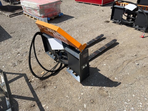 2025 LandHonor HPF-11-3000G Hydraulic Pallet Forks and Frame (Unused) — photo 3