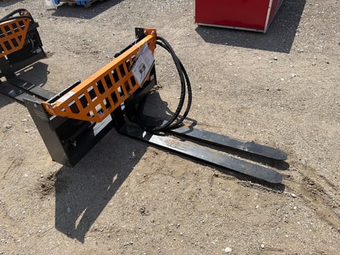 2025 LandHonor HPF-11-3000G Hydraulic Pallet Forks and Frame (Unused) — photo 2