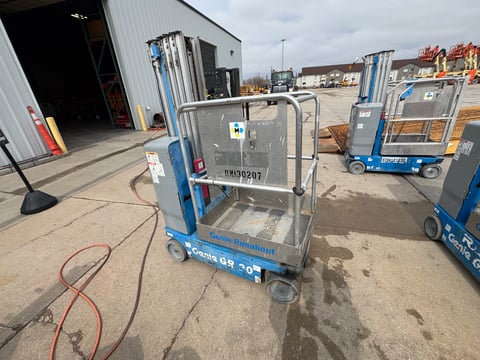 2013 Genie GR-20 Vertical Mast Lift - Inoperable — photo 3