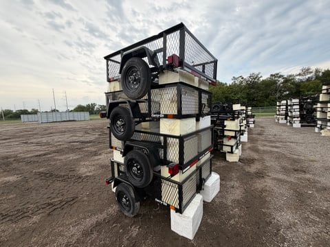 Qty of (4) 2027 Carry-On Trailers Z5X8GW2K — photo 4