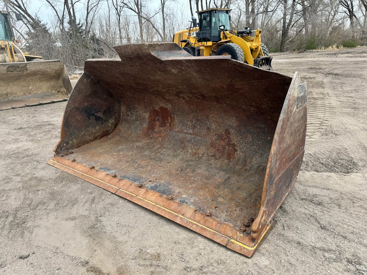 127" WHEEL LOADER BUCKET
