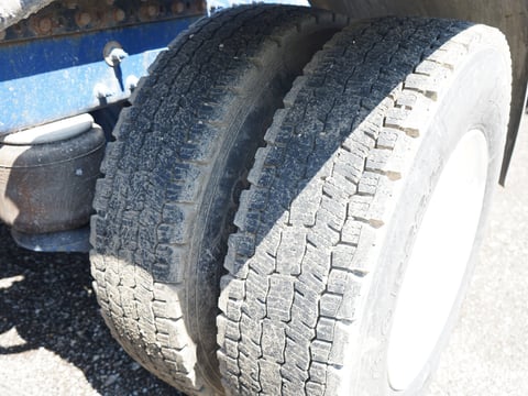2015 Peterbilt 365 T/A Daycab Truck Tractor — photo 15